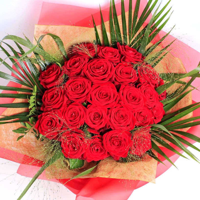 Twelve Luxury Red Roses (12) - Image 3