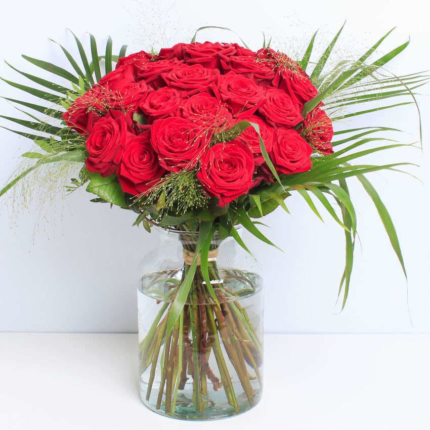 Twelve Luxury Red Roses (12) - Image 4