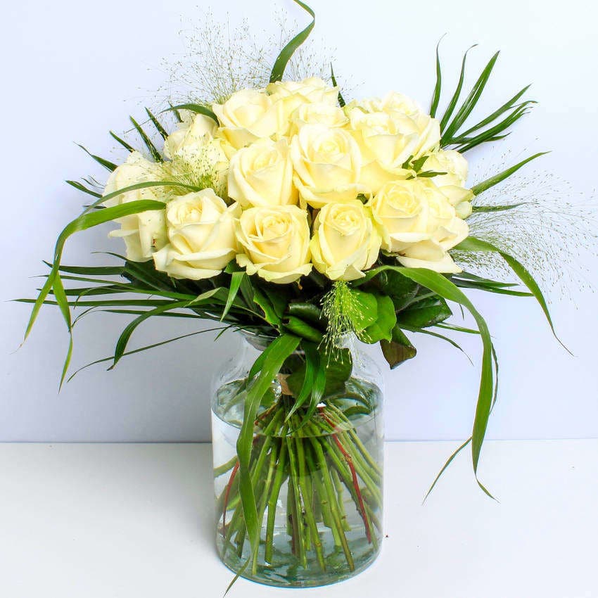 Luxury White Roses - Image 4