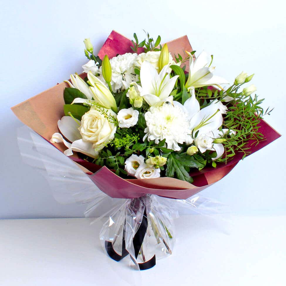 Timeless whites - Image 4